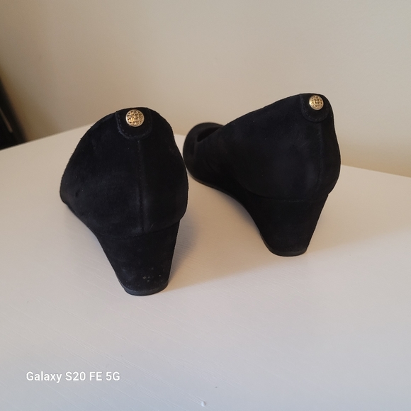 shoes - Picture 2 of 3